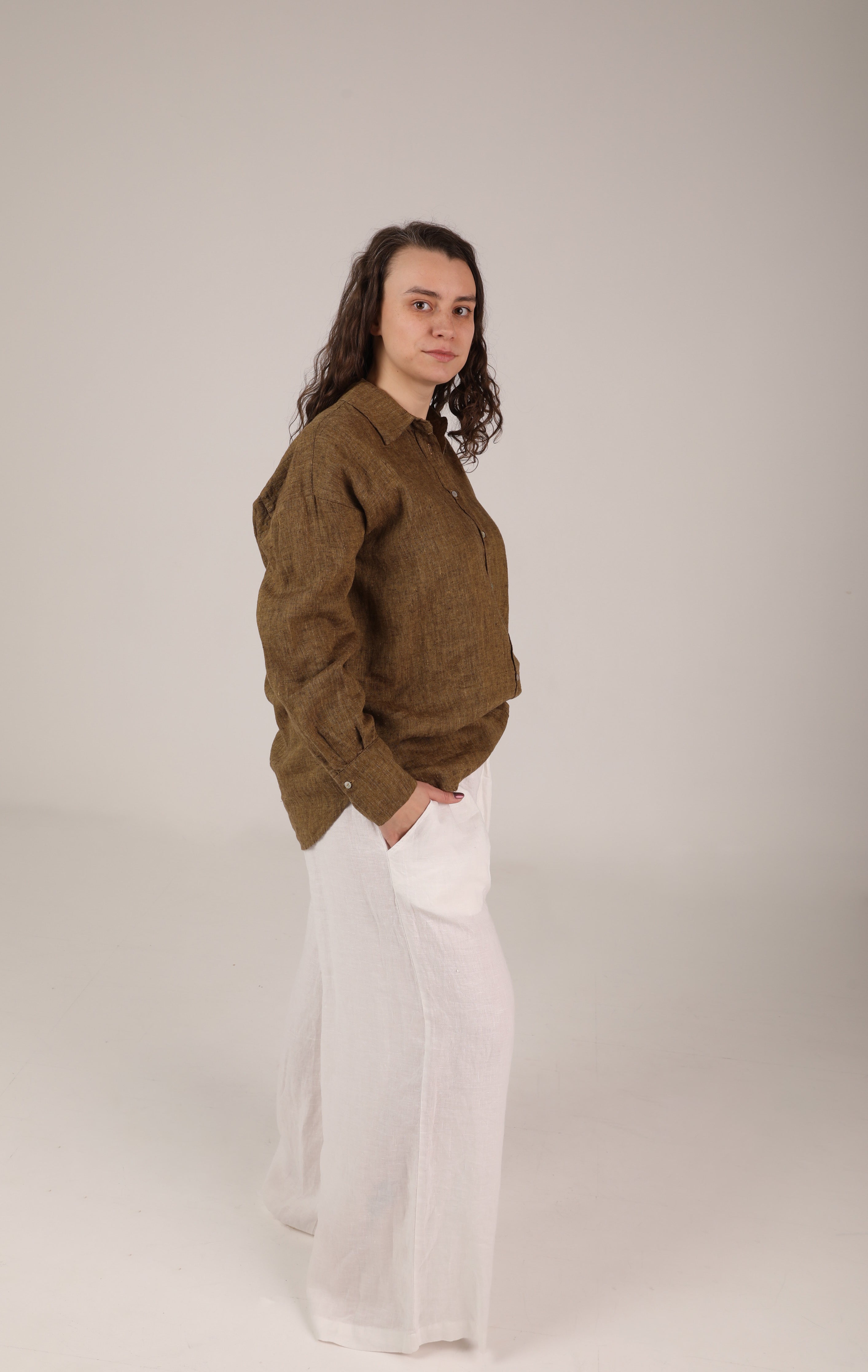 White pants Dune