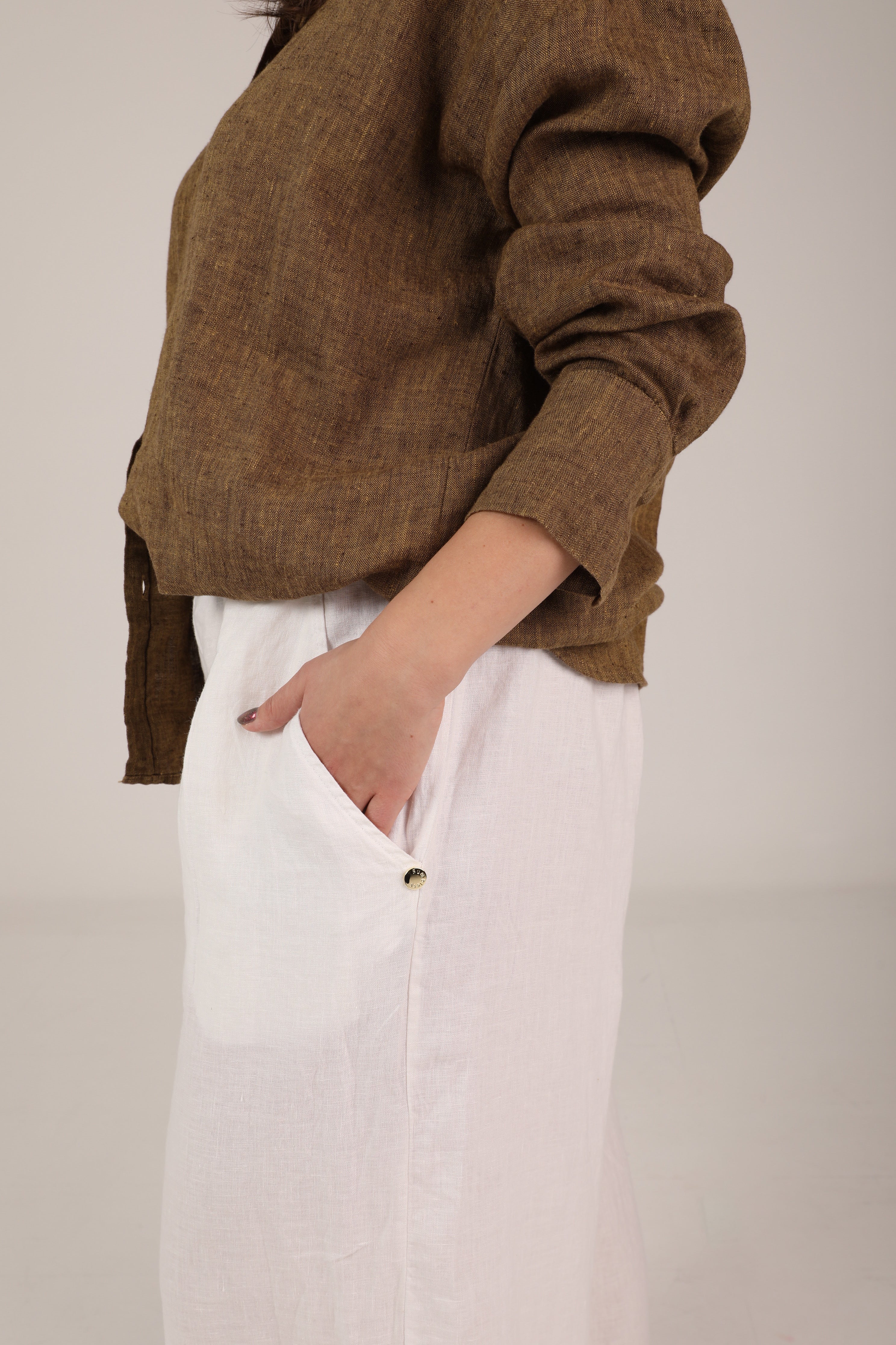 White pants Dune