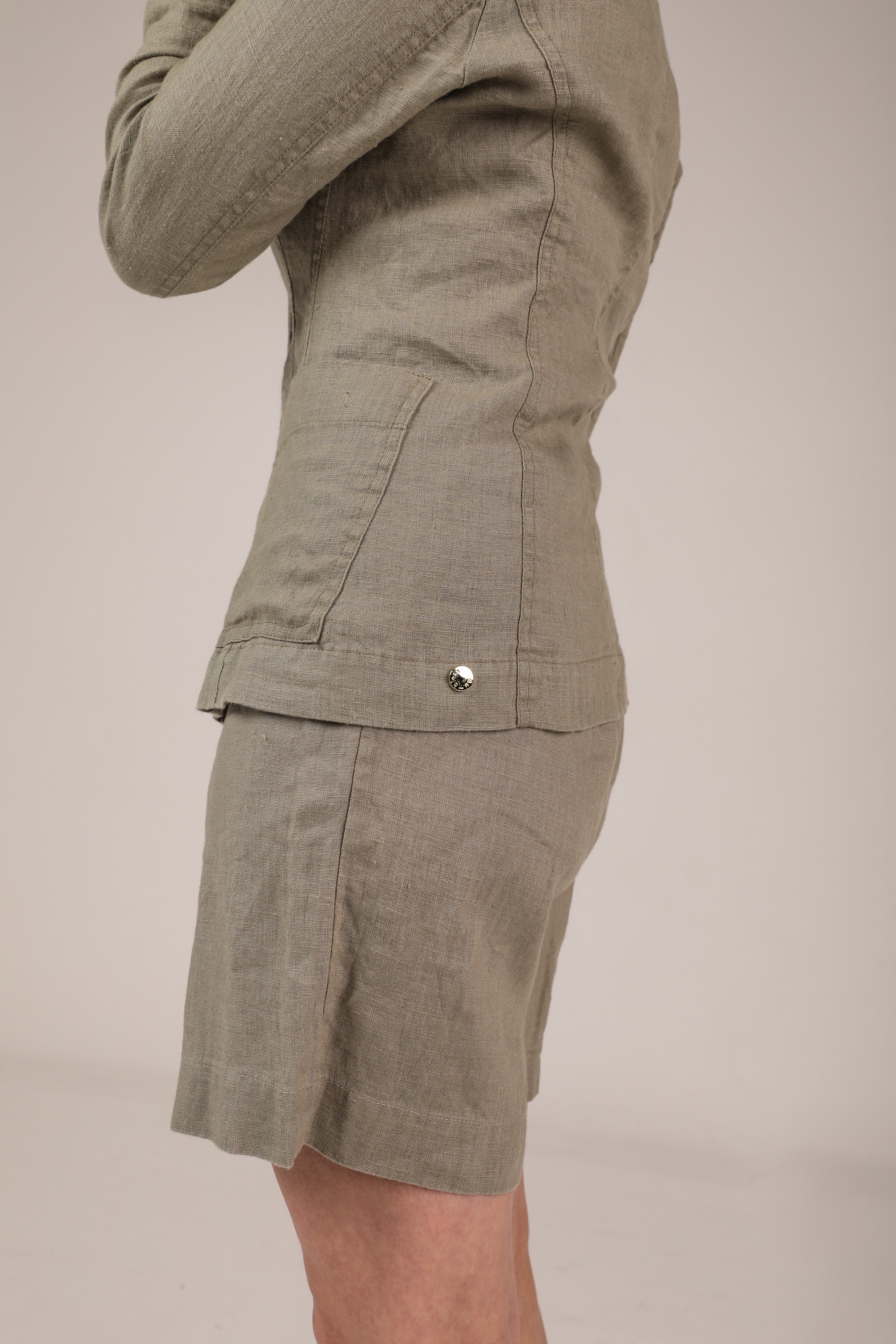 Shots and jacket suit