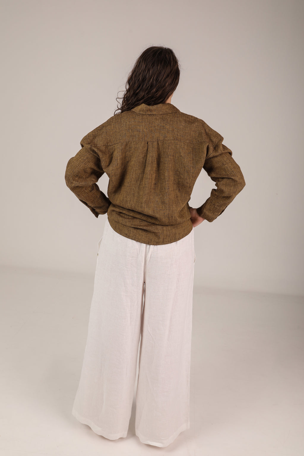 White pants Dune