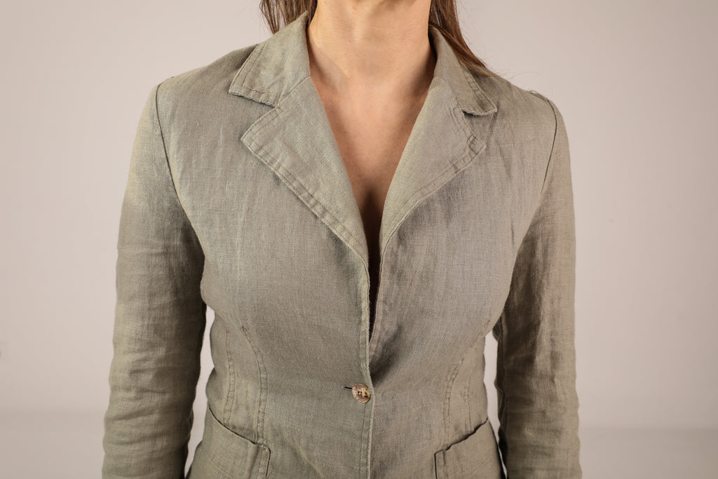 Shots and jacket suit